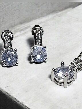 925 Sterling Silver Classic 4 Claw CZ Crystal Pendant Necklace & Earrings Set